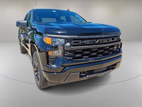 Used 2022 Chevrolet Silverado 1500 Custom AWD/4WD image 2
