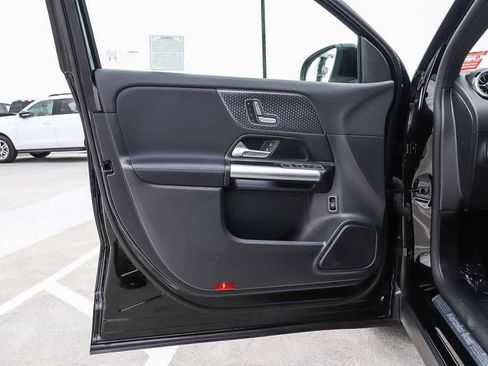Used 2025 Mercedes-Benz GLA 250 image 22