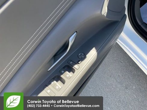 Used 2025 Hyundai Elantra SEL image 19