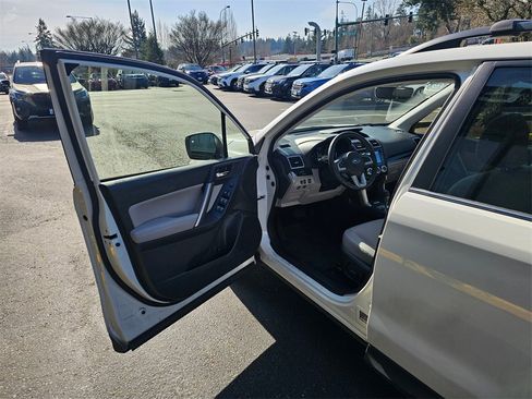 Used 2017 Subaru Forester 2.5i Limited w/ Popular Package #2 image 19