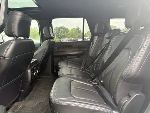 Used 2019 Ford Expedition Limited w/ Equipment Group 302A AWD/4WD image 21
