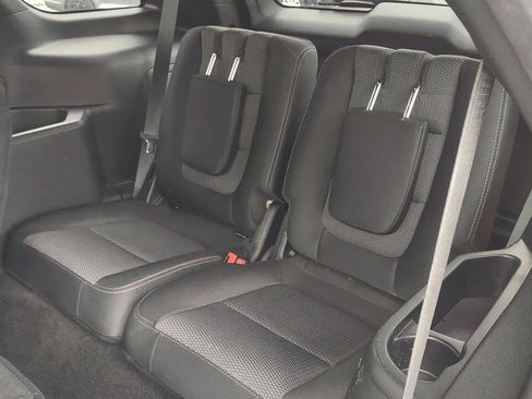 Used 2018 Ford Explorer XLT w/ Equipment Group 201A AWD/4WD image 34