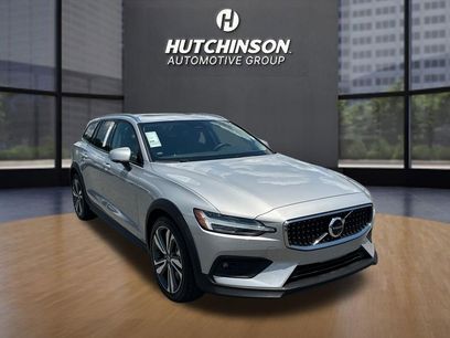 Used 2025 Volvo V60 B5 Cross Country Plus