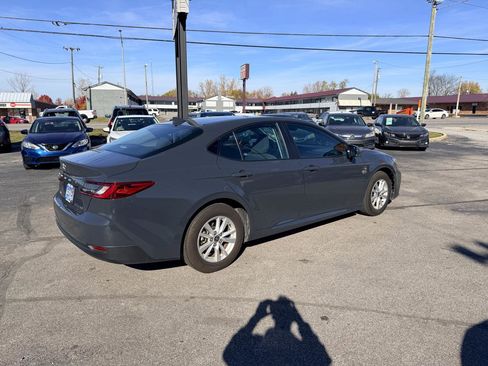 Used 2025 Toyota Camry LE FWD image 7