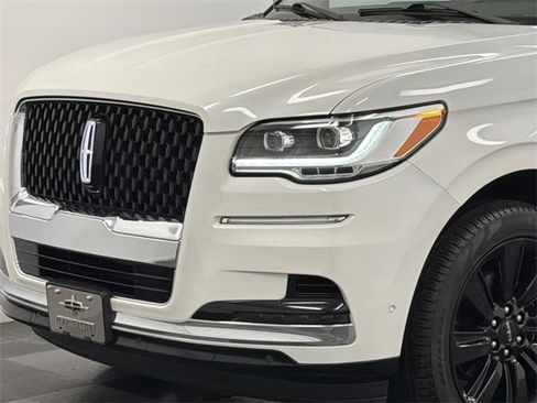 Used 2023 Lincoln Navigator L Black Label image 2