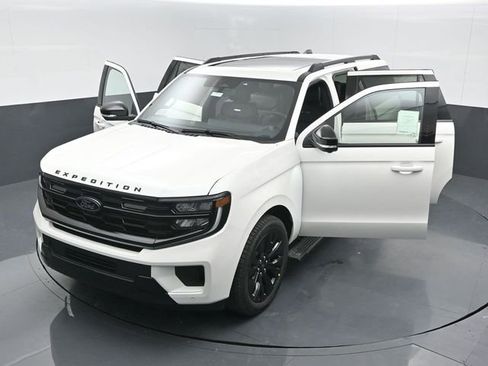 New 2025 Ford Expedition Max Platinum w/ Stealth Appearance Package image 49