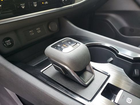 Certified 2025 Nissan Rogue S AWD/4WD image 34