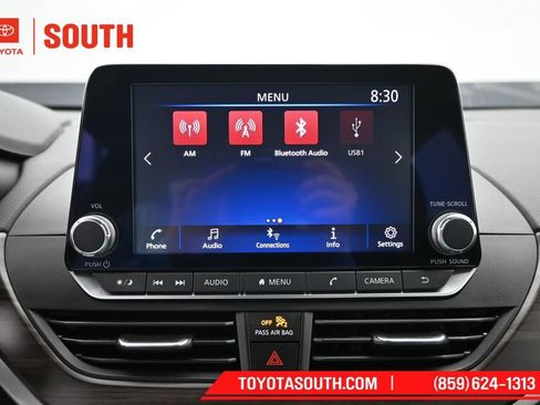 Used 2024 Nissan Altima 2.5 SV FWD image 14