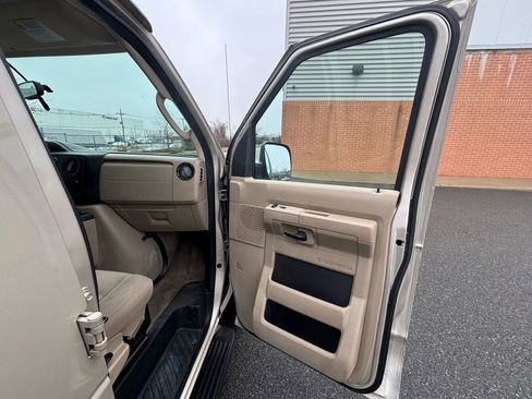 Used 2013 Ford E-350 and Econoline 350 XLT image 24