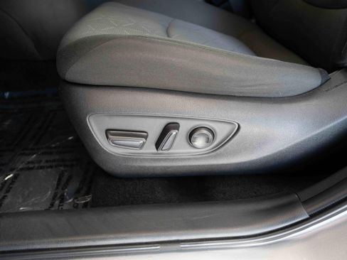 Used 2024 Toyota RAV4 XLE FWD image 12