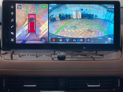 Used 2025 Nissan Rogue Platinum w/ Tech Package image 25