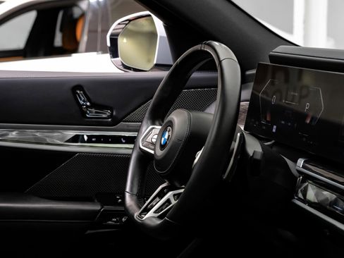 Used 2023 BMW 740i RWD image 18