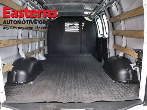 Used 2024 GMC Savana 2500 w/ Driver Convenience Package RWD image 9