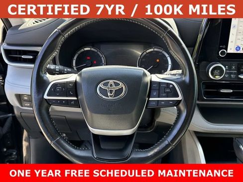 Used 2024 Toyota Highlander LE FWD image 18