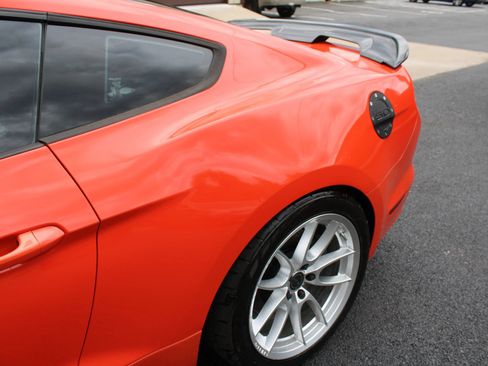 Used 2015 Ford Mustang GT RWD image 5
