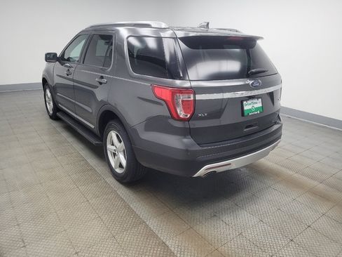 Used 2017 Ford Explorer XLT AWD/4WD image 3