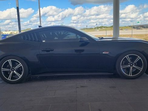 Used 2024 Ford Mustang Coupe image 5