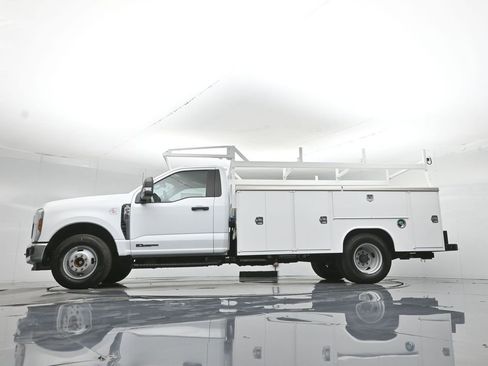 New 2025 Ford F350 XL w/ XL Chrome Package RWD image 7