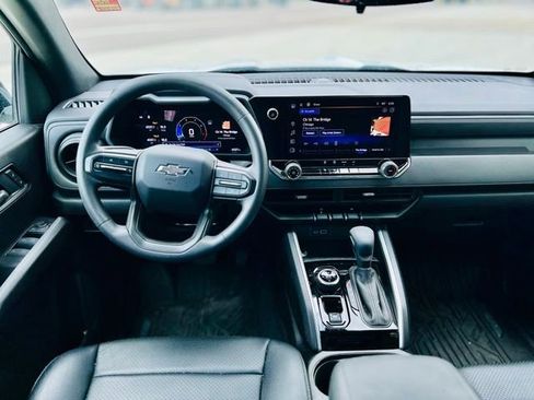 Used 2024 Chevrolet Colorado Trail Boss w/ Technology Package image 12