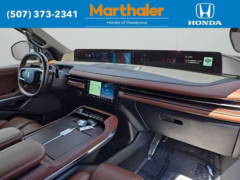 Used 2025 Lincoln Navigator Reserve AWD/4WD image 21