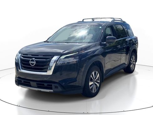 Used 2024 Nissan Pathfinder SL w/ Cargo Package FWD image 1