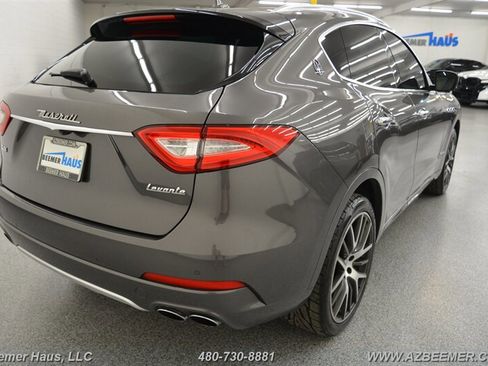 Used 2018 Maserati Levante S GranLusso image 8