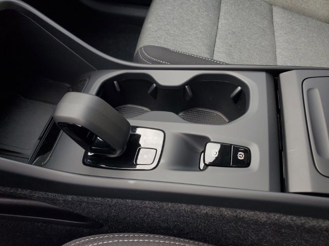 Certified 2026 Volvo XC40 B5 Core w/ Climate Package AWD/4WD image 25