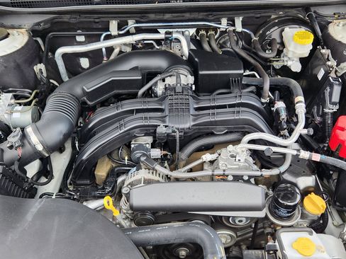 Used 2021 Subaru Outback Touring w/ Popular Package #2 image 19