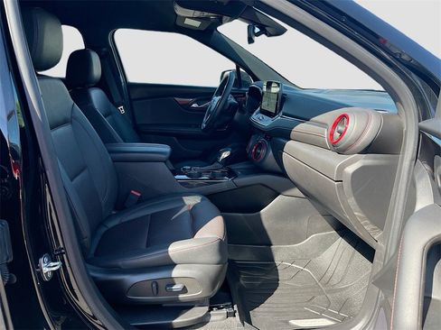 Used 2023 Chevrolet Blazer RS w/ Enhanced Convenience Package image 29