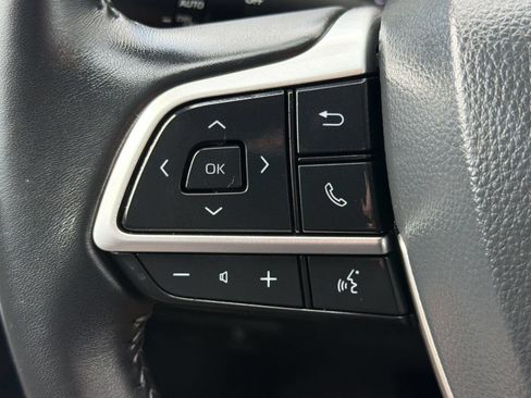 Used 2026 Toyota Highlander XLE AWD/4WD image 16