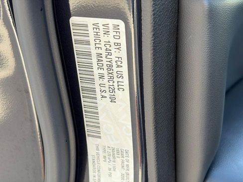 Used 2024 Jeep Grand Cherokee Limited 4xe AWD/4WD image 23