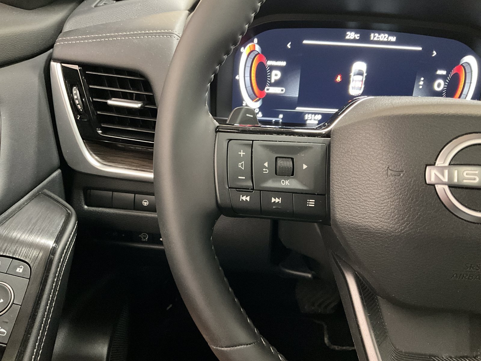 Used 2025 Nissan Rogue Platinum w/ Platinum Premium Package AWD/4WD image 19