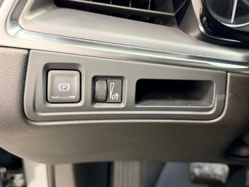 Certified 2024 Cadillac XT5 Luxury image 18