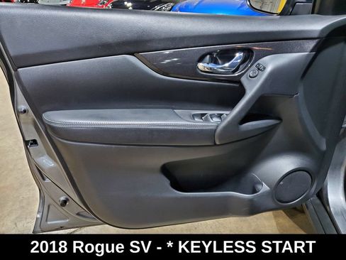 Used 2018 Nissan Rogue SV AWD/4WD image 8