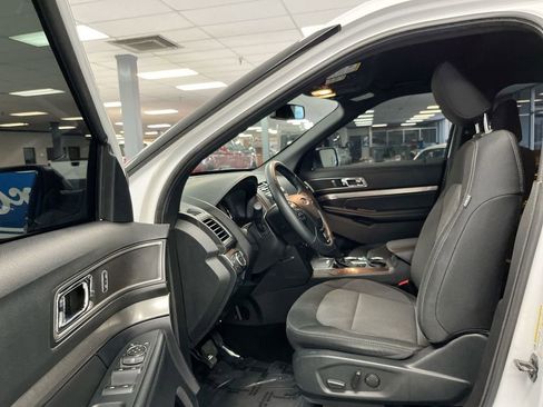 Used 2019 Ford Explorer XLT w/ Equipment Group 201A image 14
