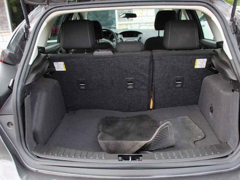 Used 2018 Ford Focus SE FWD image 8