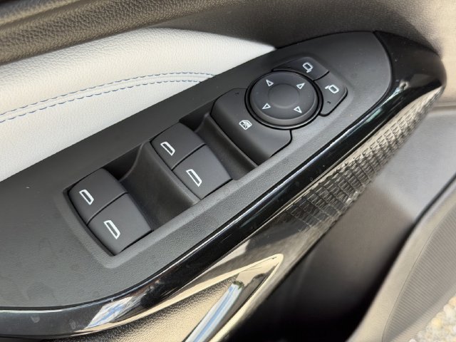 New 2026 Chevrolet Trax LT w/ Sunroof Package FWD image 22
