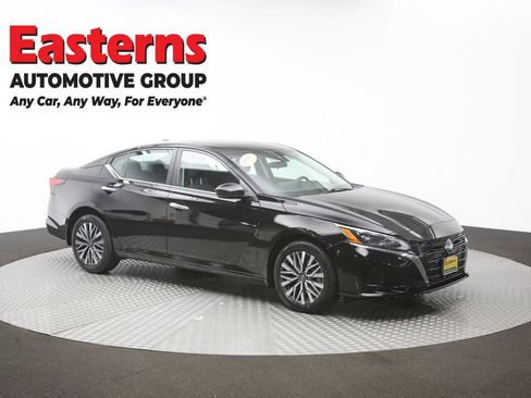 Used 2023 Nissan Altima 2.5 SV w/ SV Premium Package AWD/4WD image 49
