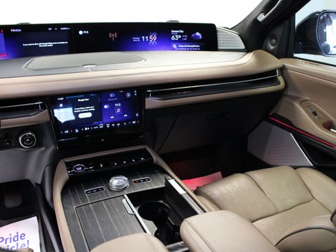 Used 2025 Lincoln Navigator L Black Label AWD/4WD image 21