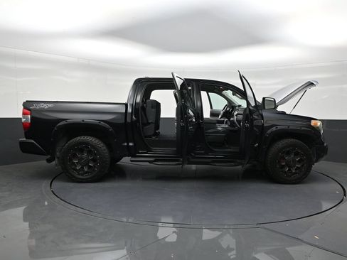 Used 2020 Toyota Tundra SR5 w/ SR5 Leather Package AWD/4WD image 29
