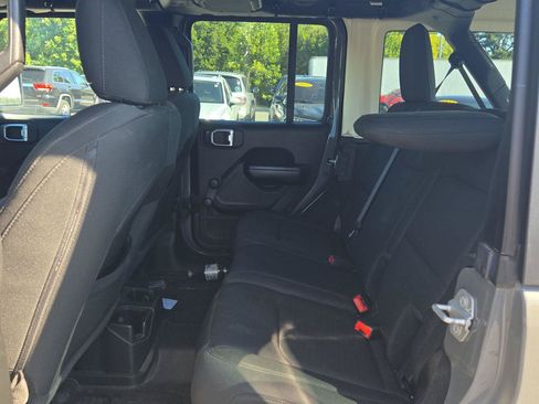 Used 2020 Jeep Wrangler Unlimited Sport AWD/4WD image 14