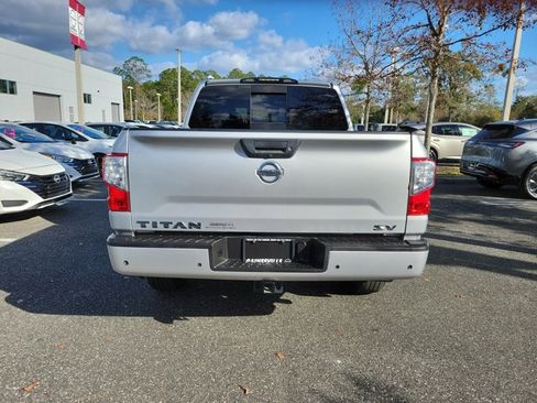 Used 2020 Nissan Titan SV w/ SV Convenience Package image 5