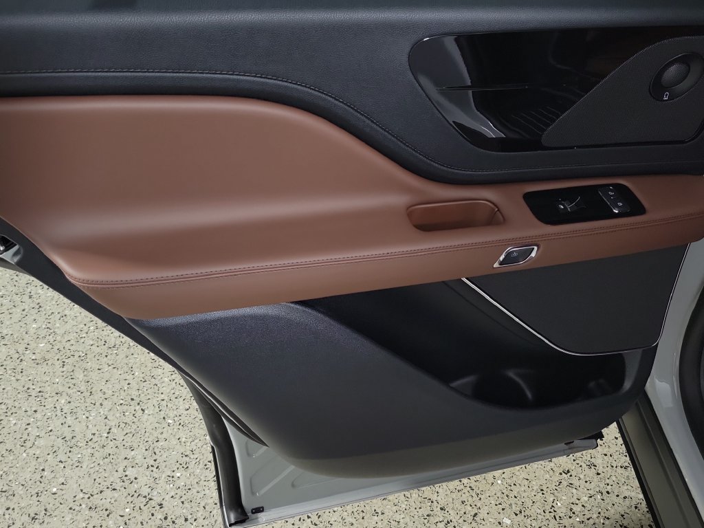 New 2027 Lincoln Aviator Reserve RWD image 15