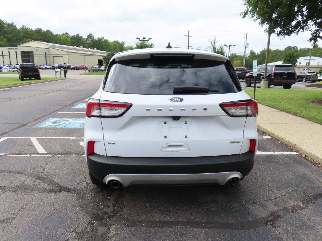 Used 2020 Ford Escape SE FWD image 6