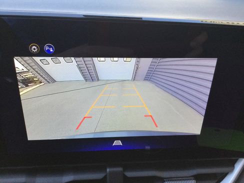 New 2026 Chevrolet Equinox LT w/ Convenience Package II image 17