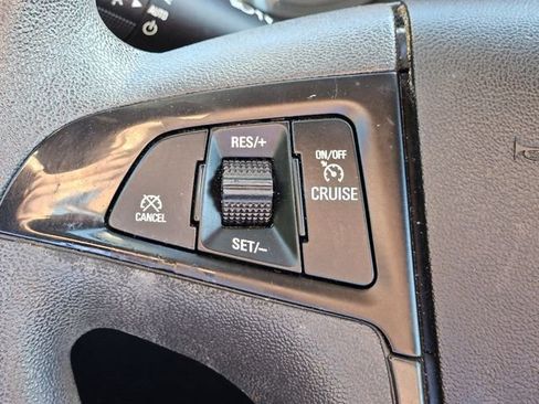 Used 2017 Chevrolet Equinox LS image 17