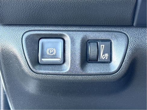 Used 2018 GMC Acadia SLE AWD/4WD image 13
