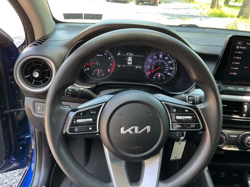 Used 2023 Kia Forte LXS w/ LXS Technology Package FWD image 12