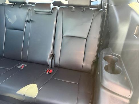 Used 2021 Toyota Highlander XSE FWD image 29