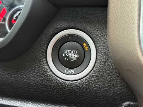 Used 2022 RAM 1500 Laramie AWD/4WD image 18
